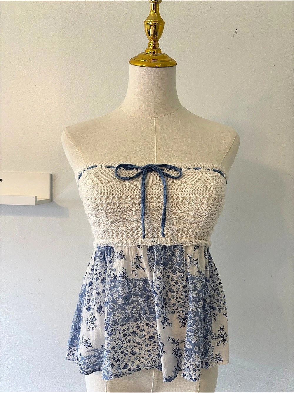 Hollister Easy Crochet-Style Fabric Mix Super cute and trendy strapless babydol